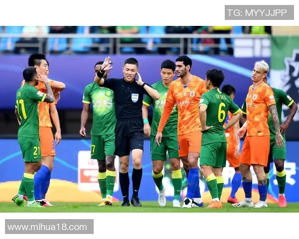 赫拉克莱斯与埃因霍温激战正酣谁能在这场较量中笑到最后